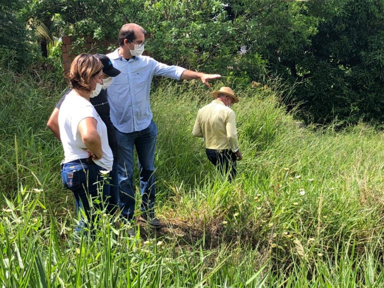 Córrego charqueada e Biquinha passam por ações de limpeza