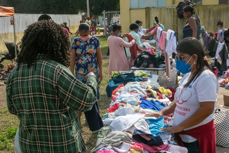 Solidariedade: Profissionais da Fisius e estudantes promovem Varal Solidário no Novo Jerusalém