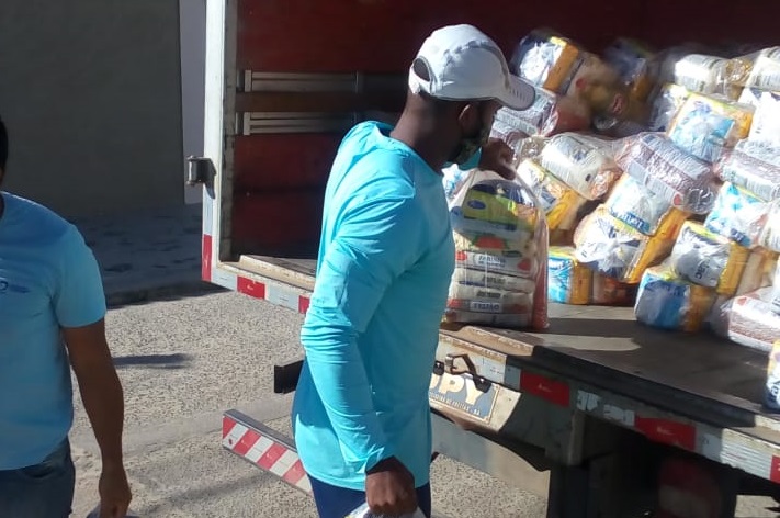 Entrega dos Kits da Merenda Escolar são retomadas em Teixeira de Freitas