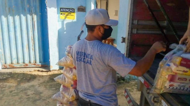 Secretaria de Educação segue com entrega de kits de Merenda Escolar para creches