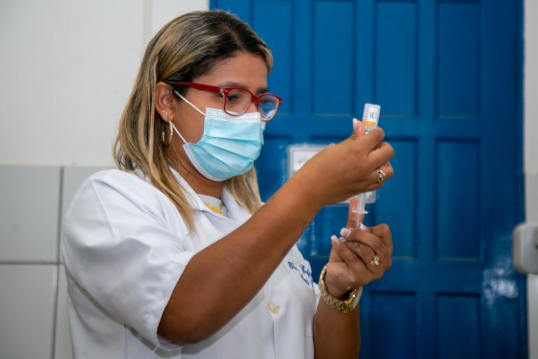 Teixeira Vacinada: Mais de 1000 teixeirenses de 23 anos acima são vacinados em ação nas Escolas