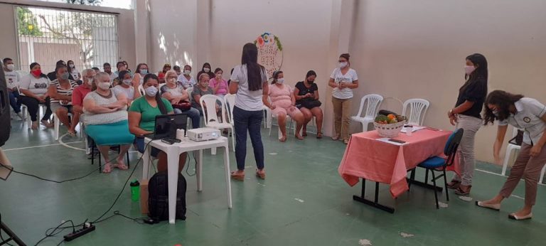 Nutricionistas do Departamento de Alimentação Escolar realizam palestra sobre prevenção da obesidade