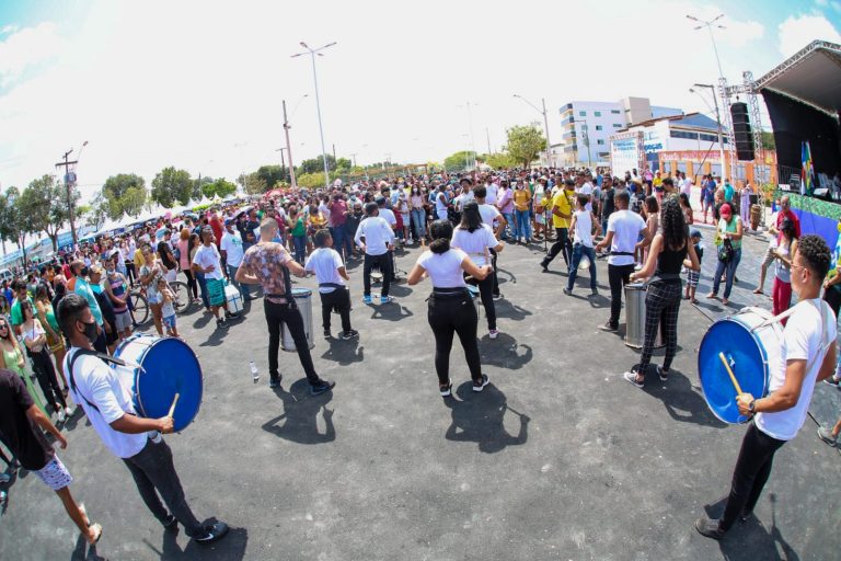 Apresentações culturais e esportistas animam a reinauguração da Praça Sete de Setembro