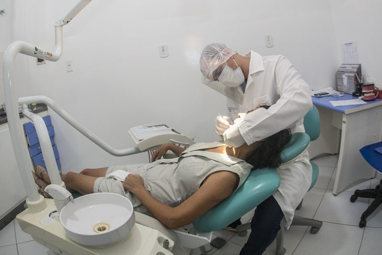 Dia do Dentista: Prefeitura celebra esses profissionais com investimento em Saúde Bucal