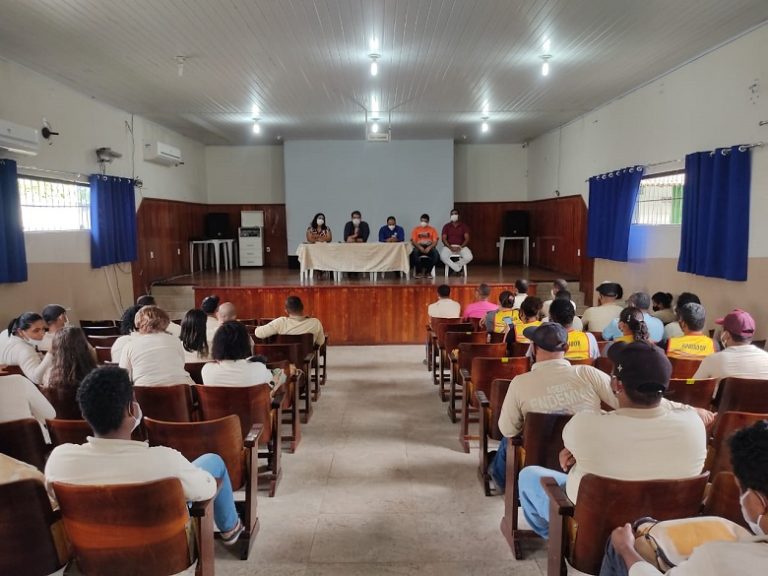 Prefeitura dialoga com agentes de endemias para atender demandas da categoria