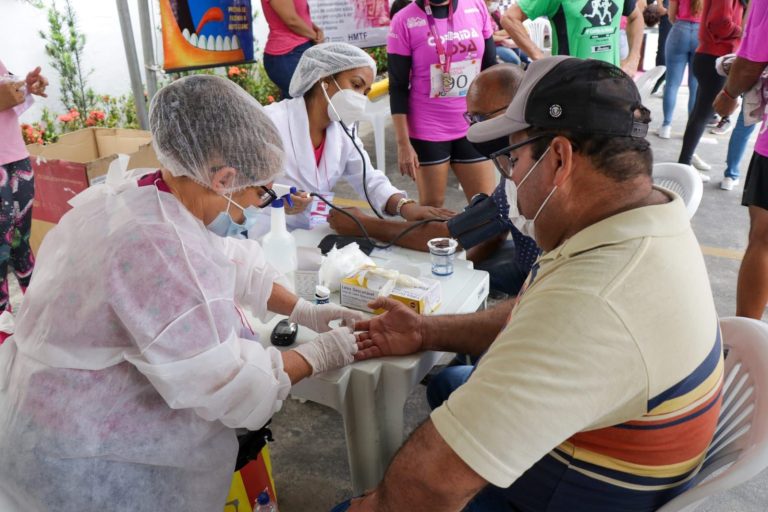 Cidadania e Prevenção: Saúde disponibiliza serviços em ação em prol do Outubro Rosa