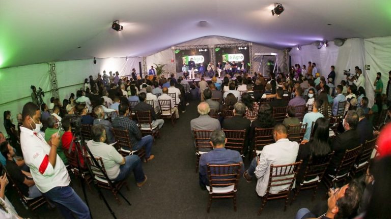 Abertura do E-agro reúne grandes autoridades em Teixeira de Freitas