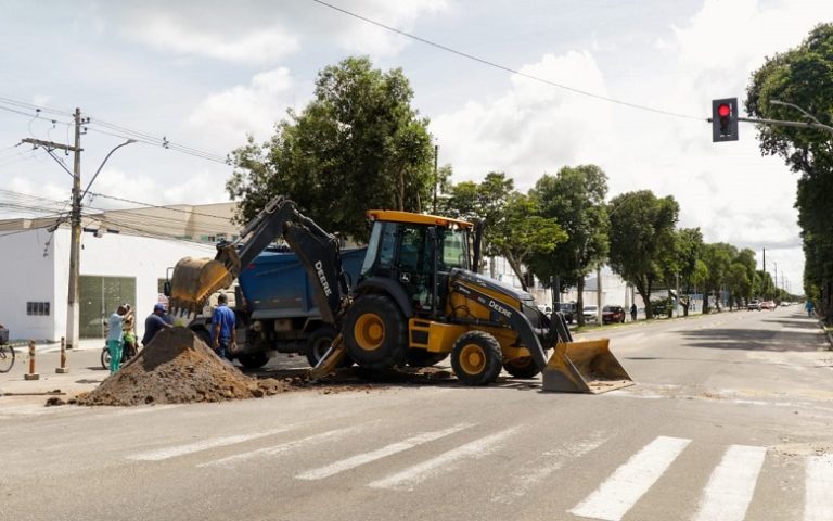 Operação Tapa-Buraco acontece na avenida Getúlio Vargas