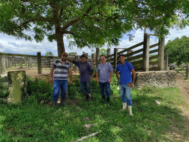 Secretaria de Agricultura realiza visita técnica veterinária e agrícola na comunidade de São Sebastião