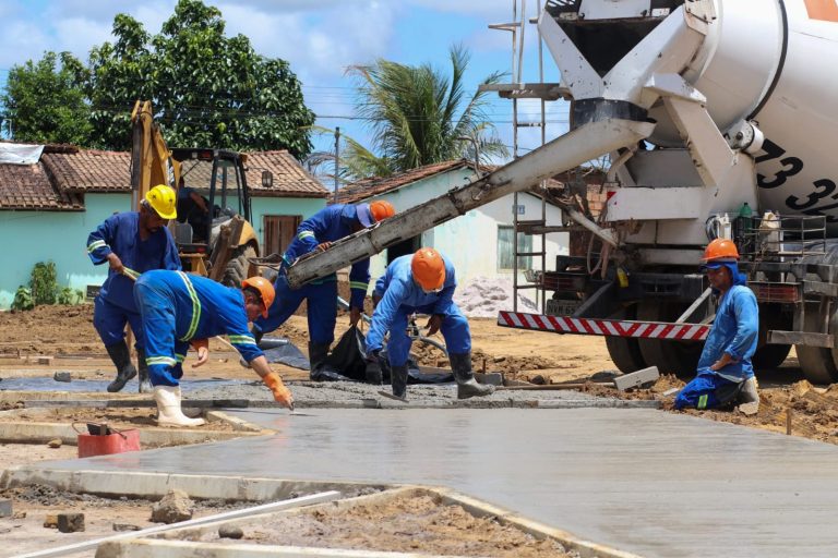 Nota: Secretaria de Projetos realiza obras em espaços públicos de Teixeira de Freitas