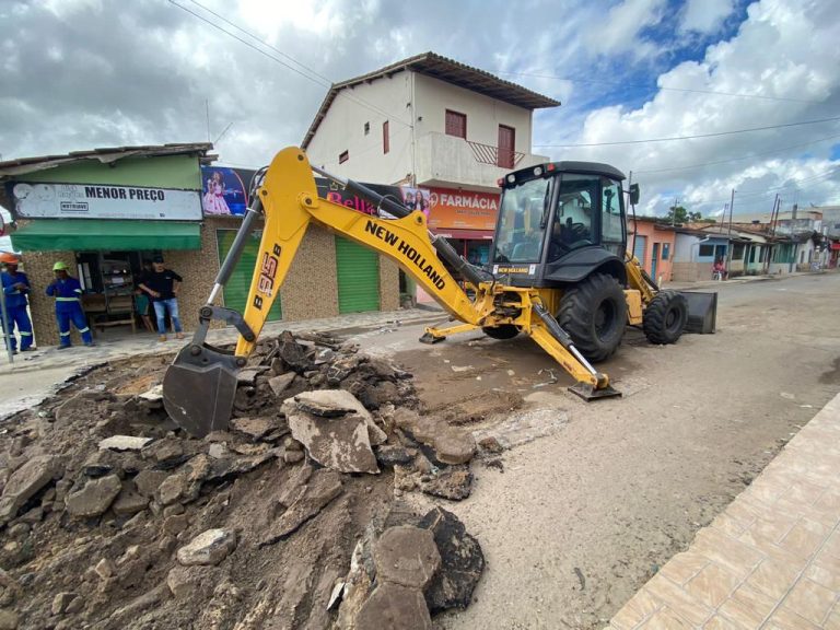 Prefeitura inicia obra de recomposição na Rua João Amaro Gomes, no bairro Tancredo Neves