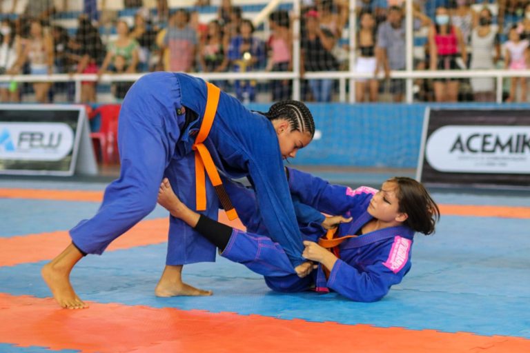 Teixeira de Freitas recebeu o Campeonato Baiano de Jiu-Jitsu neste domingo, 10. Confira!