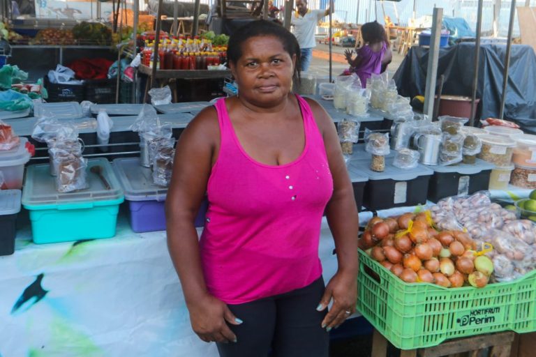 Teixeirense fala sobre local provisório no Mercado Municipal enquanto obras ocorrem na área da peixaria; confira