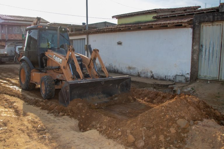 Prefeitura inicia pavimentação do Colina Verde