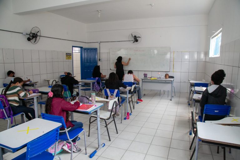 Dia do Coordenador Pedagógico: Prefeitura parabeniza profissionais necessários a gestão escolar