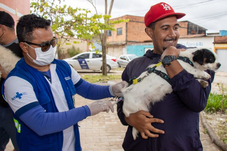 Prefeitura inicia campanha de vacinação antirrábica em cães e gatos; confira quais UBS vão disponibilizar o serviço na próxima sexta (02)