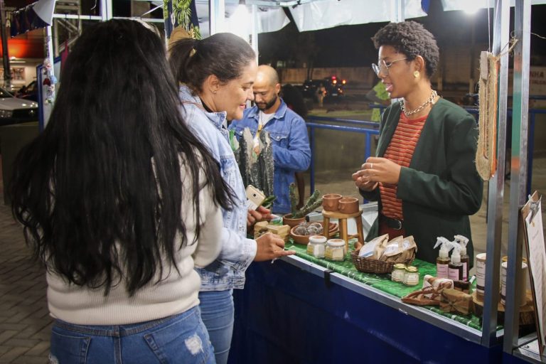 Empreendedorismo criativo: Projeto Arte na Praça continua nos dias 09 e 10 de setembro