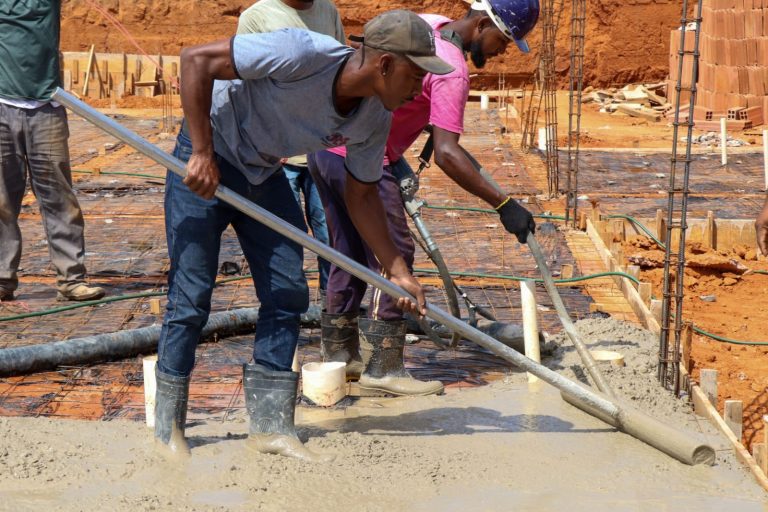 Prefeitura prossegue com a construção da UBS do residencial Santos Guimarães 