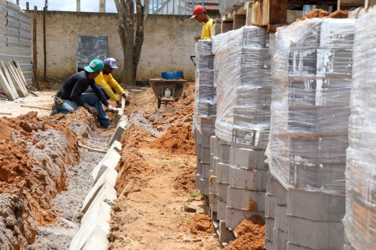 Prefeitura dá continuidade em obra de ampliação em escola; saiba qual