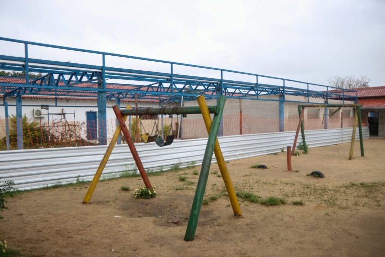 Construção de refeitório em escola de Teixeira de Freitas está em fase final; confira detalhes