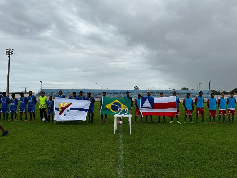 1º Amistoso de futebol de base teixeirense ocorreu no Estádio Municipal; confira