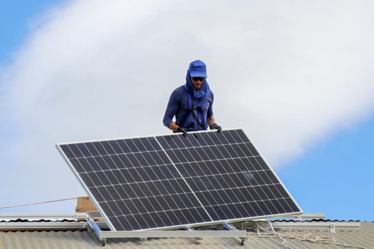 Conheça os benefícios do uso de energia solar nas escolas municipais de Teixeira de Freitas