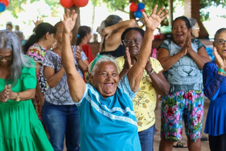 Colônia de Férias: Secretaria de Assistência Social, por meio dos CRAS, oferece diversão aos idosos na Fazenda Cascata