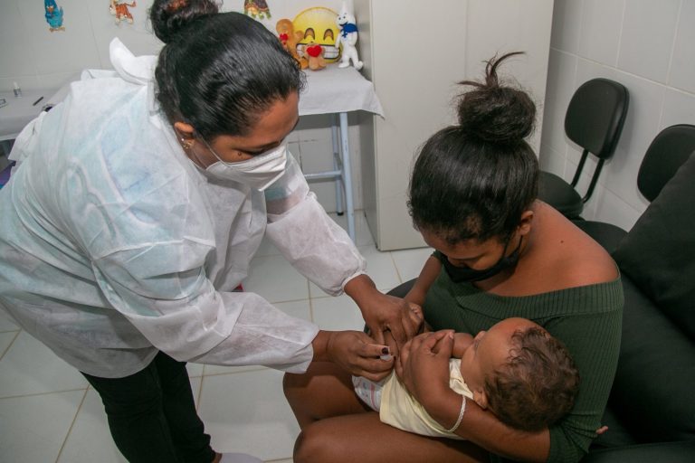 Prefeitura prossegue com vacinação contra Covid-19 de crianças a partir de 6 meses na próxima sexta (06); confira locais de aplicação da Pfizer Baby