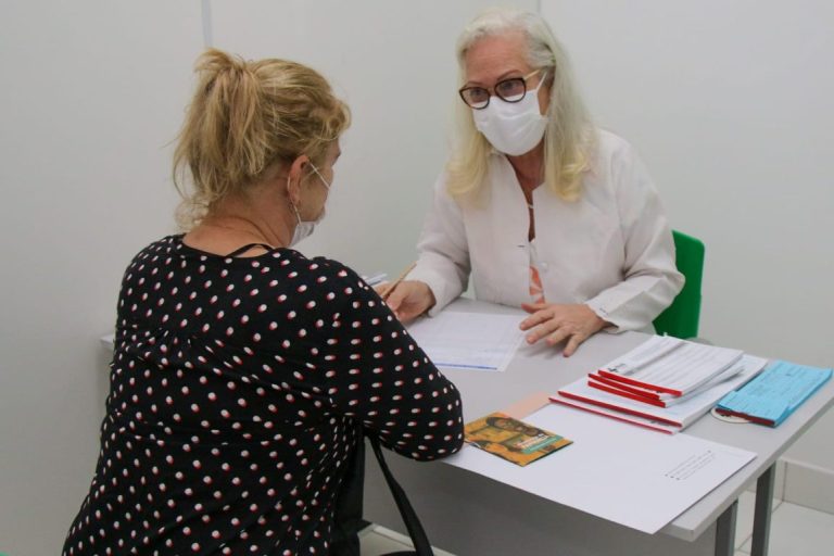 Conheça os médicos que atendem nos postos de saúde em Teixeira de Freitas