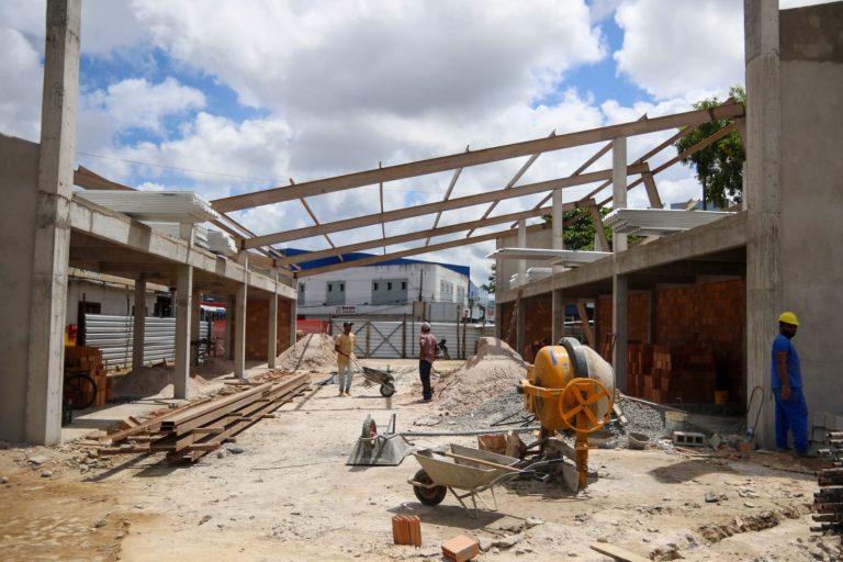 Praça da Bíblia: obras na Rua Gourmet avançam