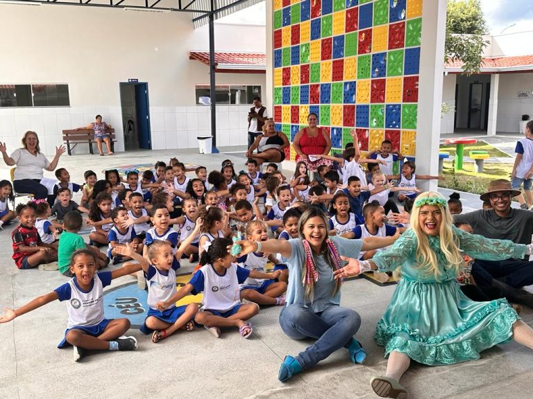 Acelerando Mudanças: Prefeitura leva campanha de conscientização à escola de Teixeira de Freitas 