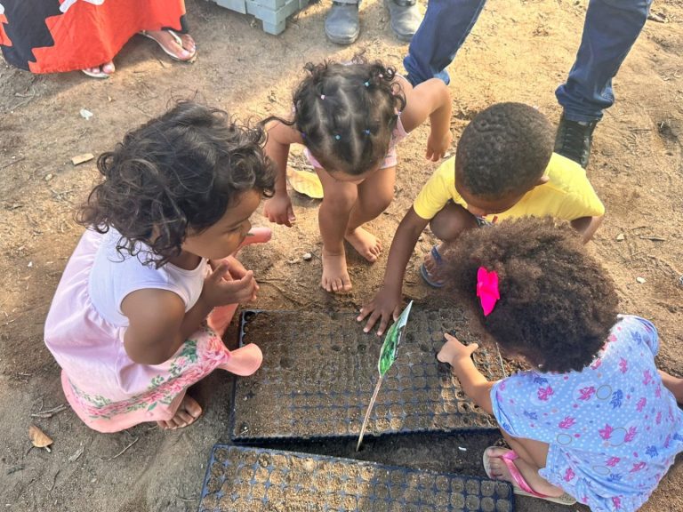 Prefeitura realiza trabalho de educação ambiental com crianças do CMEI Estrela da Manhã