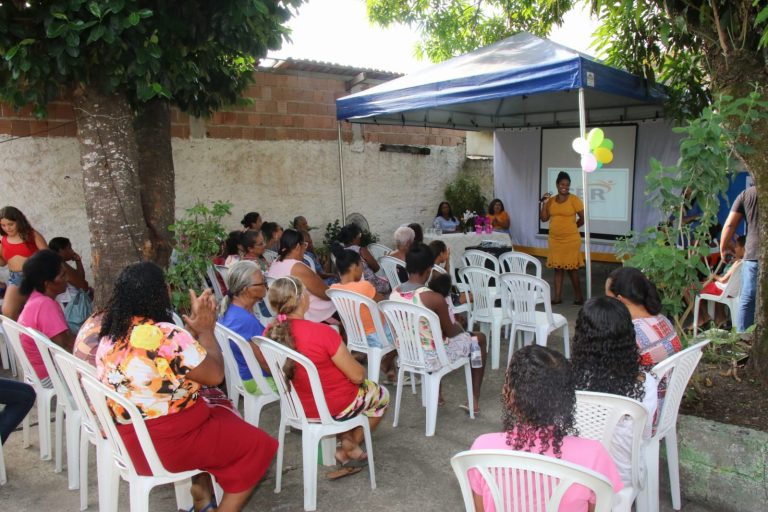 Palestra com equipe do CER IV conscientiza teixeirenses vinculados ao CRAS sobre o autismo