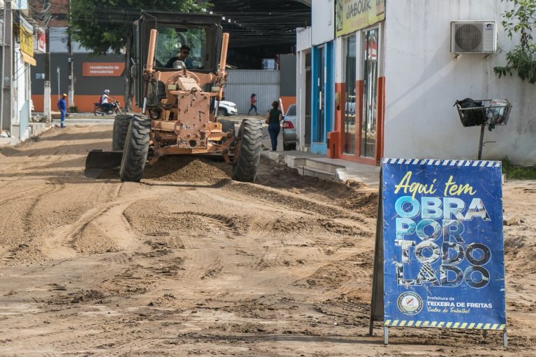 Prefeitura prossegue com obras no entorno do Shopping Teixeira Mall