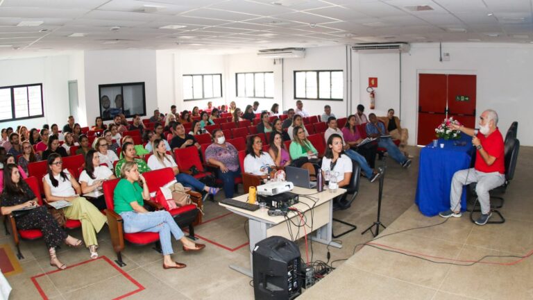 Treinamento orienta profissionais de saúde sobre o cuidado e manejo da tuberculose