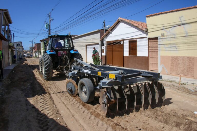 Obras no entorno do Shopping Teixeira Mall avançam