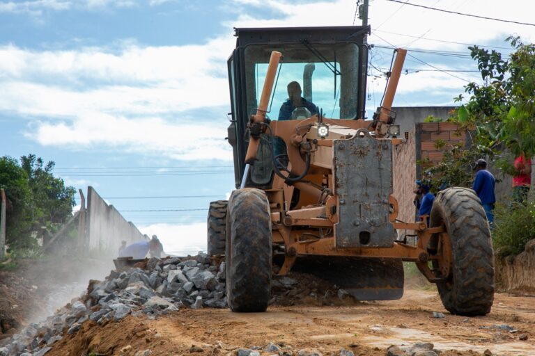 Pavimentação de ruas do Colina Verde continua; veja fotos