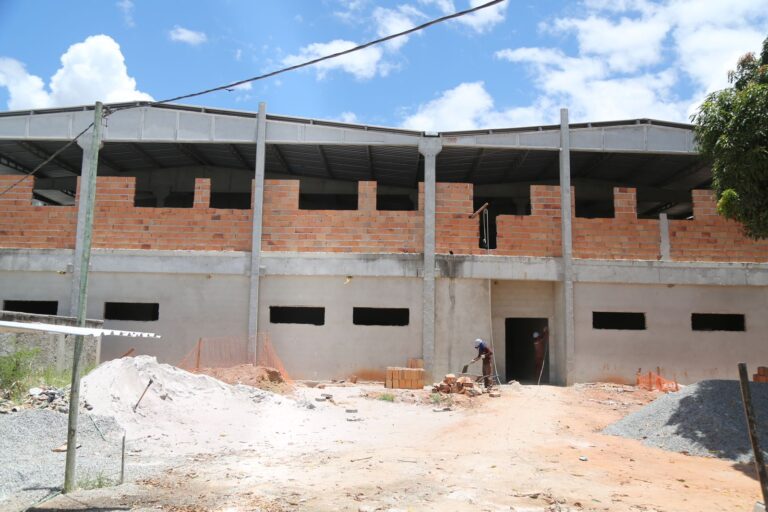 Prefeitura avança com obras na UMMI; veja fotos