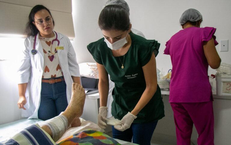 Programa Melhor em Casa garante o tratamento dos teixeirenses com qualidade e conforto; saiba mais