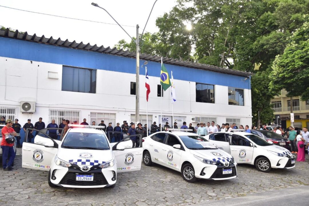 Mais segurança aos teixeirenses: Prefeitura entregou três novas viaturas para a Guarda Municipal