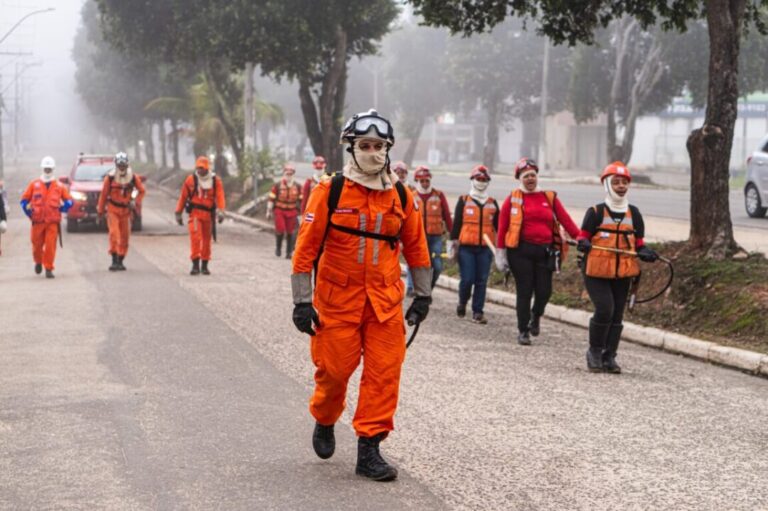 Ação de proteção ambiental da Prefeitura combate incêndio e evita maiores danos